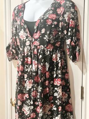 Torrid NWT Floral V-Neck Babydoll Dress -Plus Size 0X - Black+Pink Rose Print